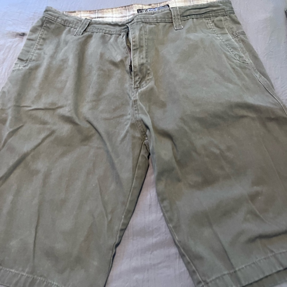 PELVIS Men's Khaki Shorts